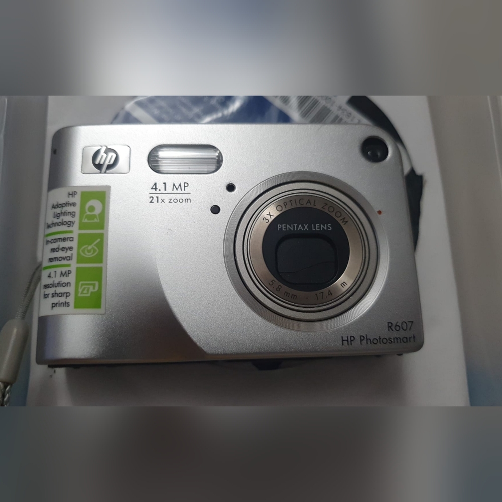 HP PhotoSmart R607 4.1MP Digital Camera (working) - Picture 6 of 6